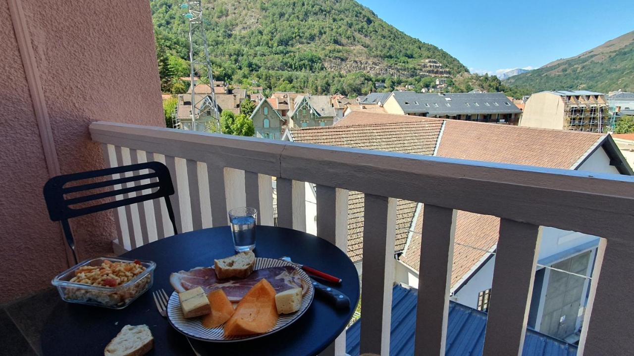 Le Grillon Apartment *