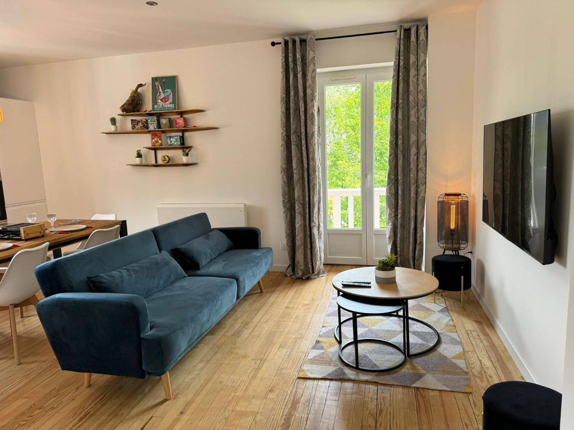 Le Grillon Apartment *